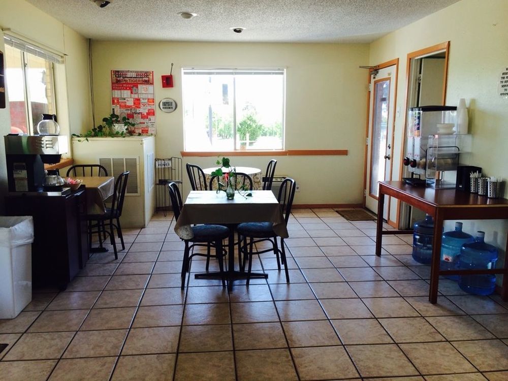 Glen Rose Inn & Suites ภายใน รูปภาพ