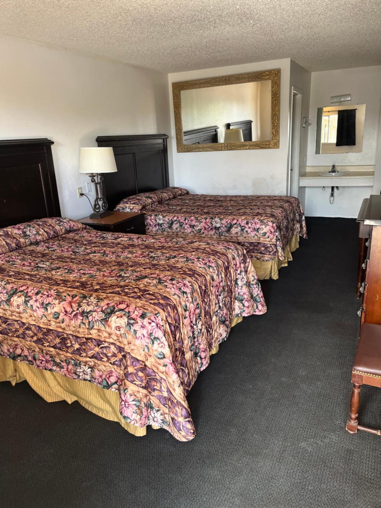 Glen Rose Inn & Suites ภายนอก รูปภาพ
